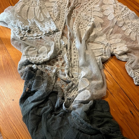 Lace Kimono - Picture 4 of 4